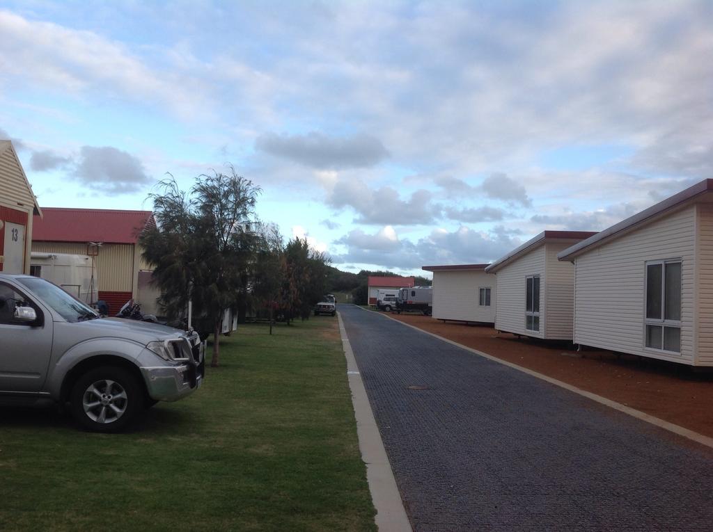 Seaspray Beach Holiday Park Dongara Bagian luar foto