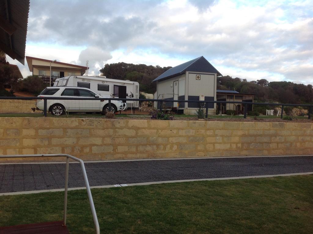 Seaspray Beach Holiday Park Dongara Bagian luar foto
