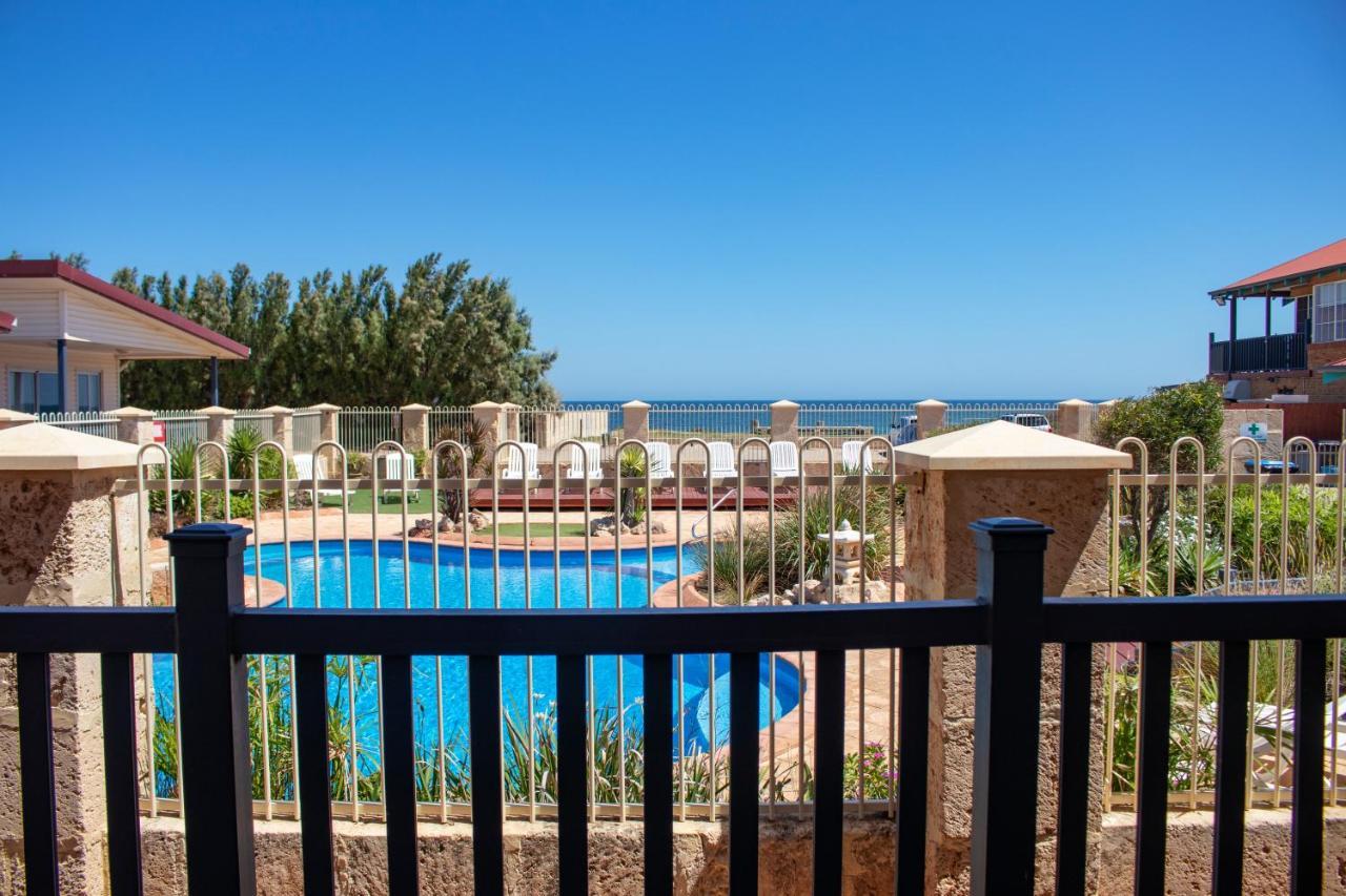 Seaspray Beach Holiday Park Dongara Bagian luar foto