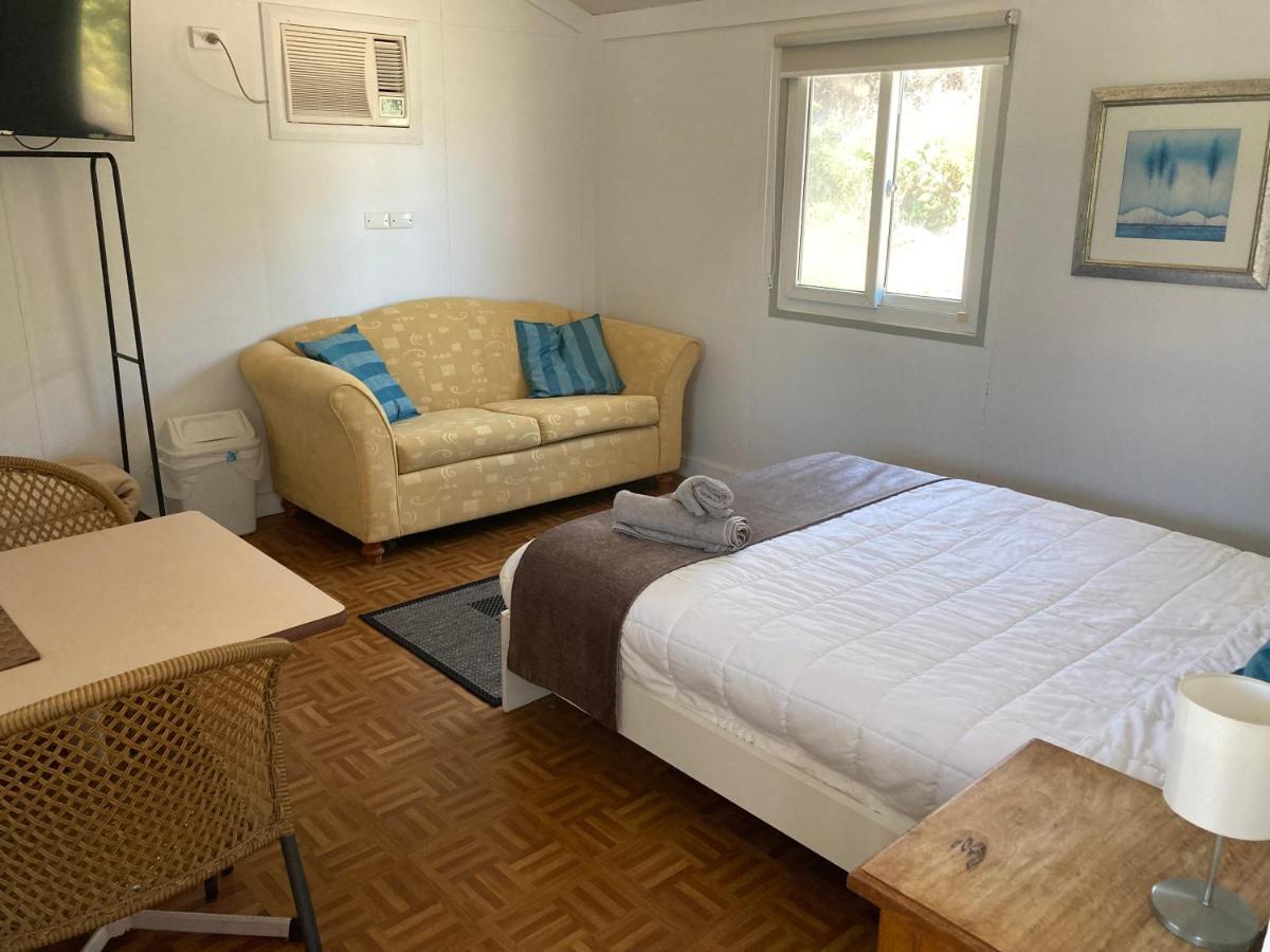 Seaspray Beach Holiday Park Dongara Bagian luar foto