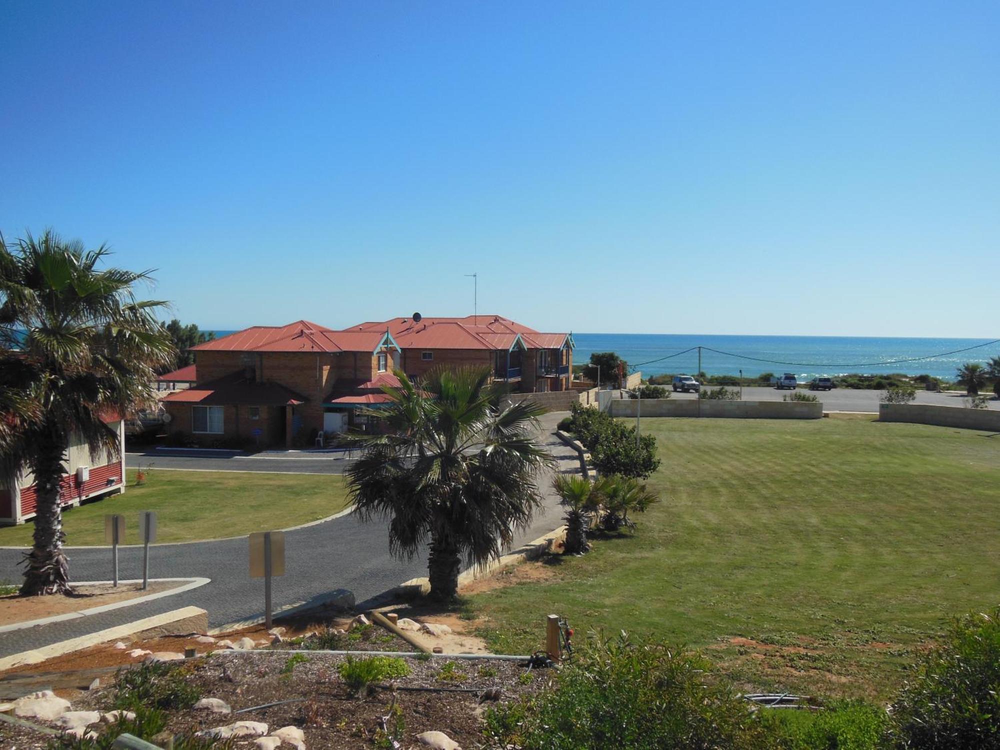 Seaspray Beach Holiday Park Dongara Bagian luar foto