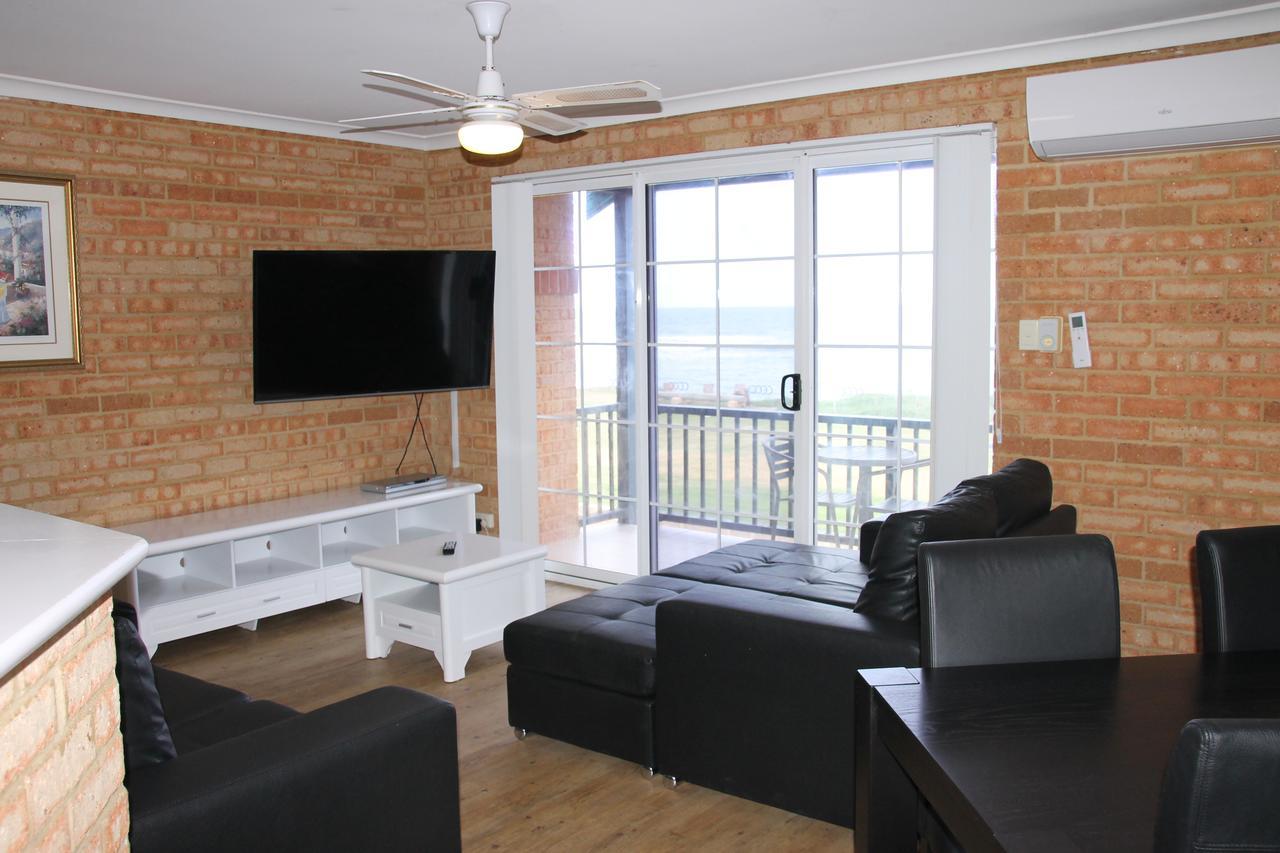 Seaspray Beach Holiday Park Dongara Bagian luar foto