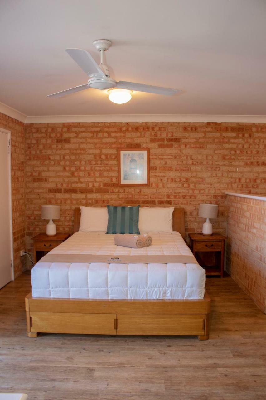 Seaspray Beach Holiday Park Dongara Bagian luar foto